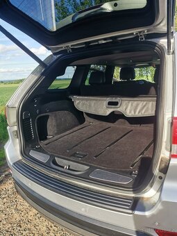 Jeep Grand Cherokee - 12