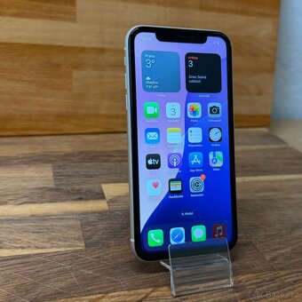 IPhone 11 64GB, bílý (12 měsíců záruka) - 12