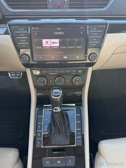 SKODA Superb 2.0 TDI 4x4 LAURIN & KLEMENT - 12