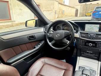 Mercedes Benz E350CDi AMG 4M Panorama Distr Harman Vzduch - 12