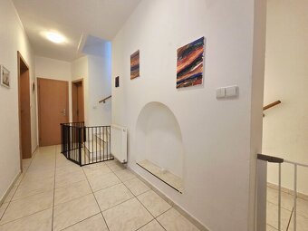 Prodej RD 6+kk 213 m2, na pozemku 287 m2 - 12