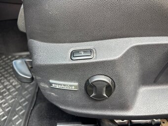 PREDÁM VW GOLF 7 2,0tdi dsg - 12