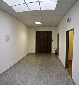 Nájem kanceláří od 30 m2, klimatizace, Praha 10 Bohdalec - 12
