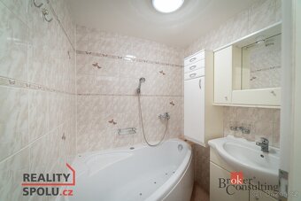 Převod dr. podílu, byty/2+1, 64 m2, Kyjická 4634, 43004 Chom - 12