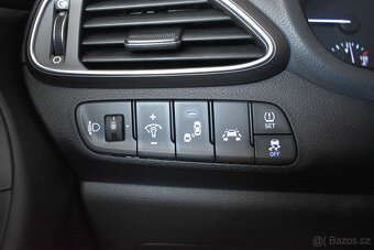 Hyundai i30 1.6 CRDi STYLE 2xPNEU AUTOMAT ČR - 12