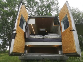 Obytná dodávka Ford Transit - 12