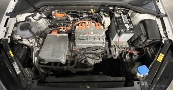 VW Golf VII e-Golf 1.maj servisní kniha možnost odpočtu DPH - 12
