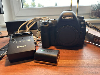Tělo Canon EOS 5D Mark IV černé, TOP stav - bez závěrky 3000 - 12