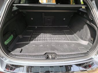 Prodáme Volvo V60 R-Design AWD B6 mildhibrid 183 kw ATM - 12