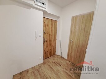 Pronájem luxusního bytu 3+1, s balkónem, 77m2, Opava, ul. Hr - 12