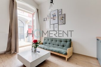 Pronájem ateliéru 2+kk, 55m² + 20m² terasa - Praha - Karlín - 12