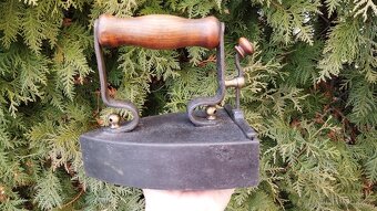 Stará žehlička patent W.LUNDH No 5 nahřivacím tělískem - 12