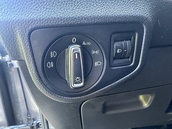 Volkswagen Golf Sportsvan 1.6 TDi 81kW serviska - 12