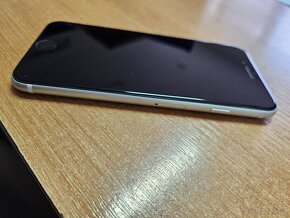 APPLE iPhone SE 2020 64 GB -TOP STAV - 12