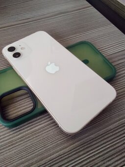 Prodám Apple 12  64GB-White -Krásný Stav - 12