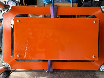 skleněný stůl - 12