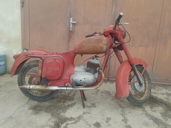 Jawa kývačka 125 - 12
