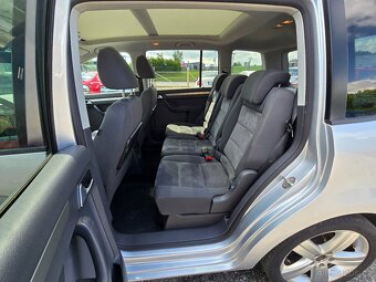 Volkswagen Touran 2.0 TDi 103 KW Highline - 12