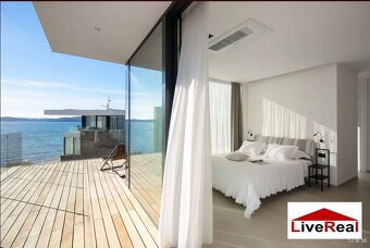 5izb LUXUSNÁ VILA, SUKOŠAN, 15m od mora, bazén, suterén, par - 12