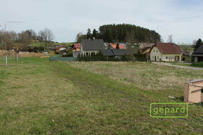 Zasíťovaný stavební pozemek 1.022m2 v Bohdalovicích u Českéh - 12
