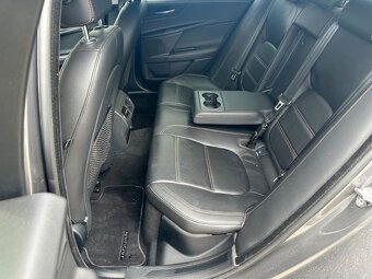 Jaguar XE Prestige AWD 2.0D mod 2020 - 12