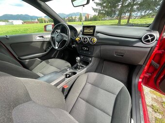 Mercedes Benz B180 B trída w246 - 12