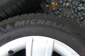 4ks alu disků orig.Škoda+letní pneu Michelin 205/60/15 - 12