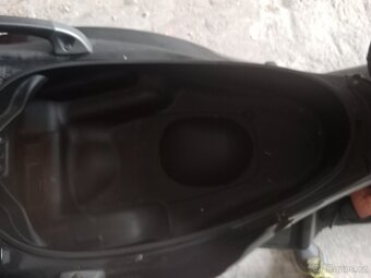 Piaggio MP3 250 M47 - 12