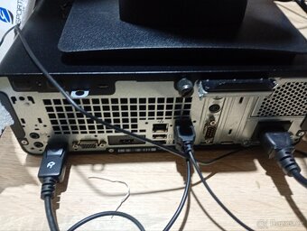 Sestava obsahuje HP ProDesk 400 G5  , Monitor HP VH22 22'' - 12