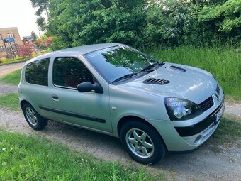 Renault Clio 1.2 16V - 12