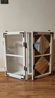 Skříňka okno - 12