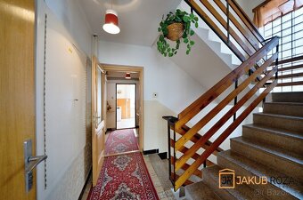 Prodej rodinného domu 238 m², pozemek 692 m² - 12