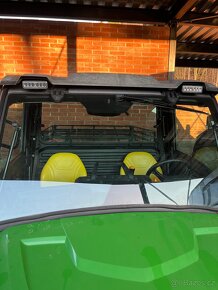 John deere Gator - 12