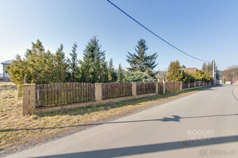 Prodej stavebního pozemku 1300 m2 v obci Záryby. - 12