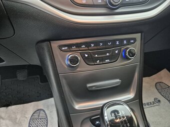 Opel Astra 1,6 CDTi 81kW Excite ST - 12