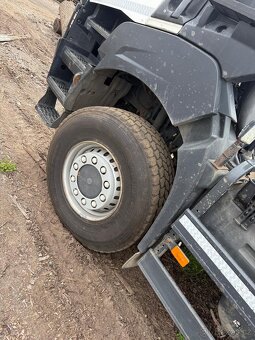Hákový nosič kontejneru Renault 6 × 6 - 12