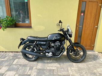 Moto Guzzi V7 III Stone - 12
