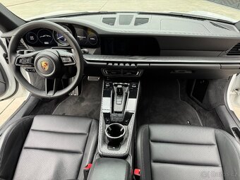 Porsche 911 Carrera S 992 - 12