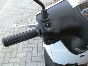 Honda SH 125i - 12