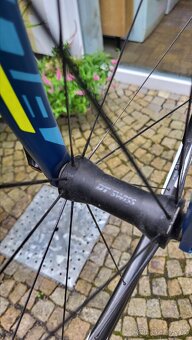 Silniční kolo Merida Scultura 5000 - Karbon - 12