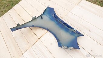 Škoda Fabia 2 , Roomster – Blatník levý přední modrý - 12