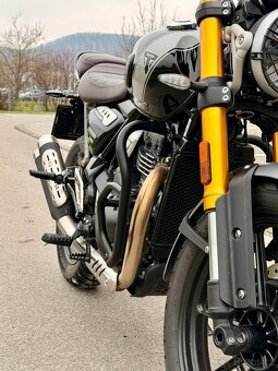 Triumph Scrambler 400 X - 12