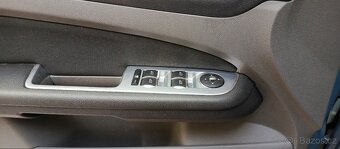 Ford Focus 1.6 16V Kombi GHIA - 12