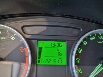 Škoda Fabia 2 1.4i 16v 63kW Ambiente - 12