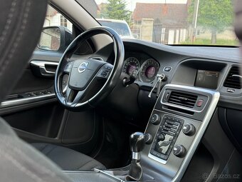 Volvo V60 1.6i (110kw) combi - tažné - servis jen VOLVO - 12