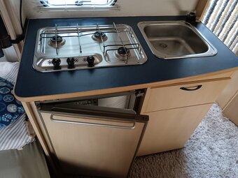 Prodám karavan GRUAU A4008 DE LUXE + velký zimní předstan - 12