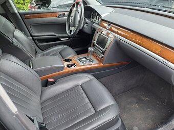 Volkswagen phaeton 3.0 tdi 4x4  havarovany predni naraznik - 12