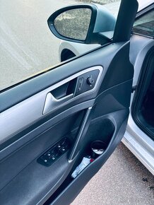 Volkswagen Golf Variant VII Comfortline 2.0 TDI DSG 110 KW - 12