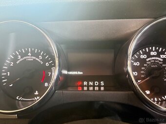 FORD MUSTANG CABRIO - 12
