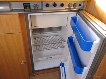 Prodám karavan LMC Munsterland 460 MD.r.v.2003 + mover ,stan - 12
